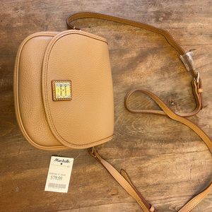 NWT Dooney and Burke tan leather purse.